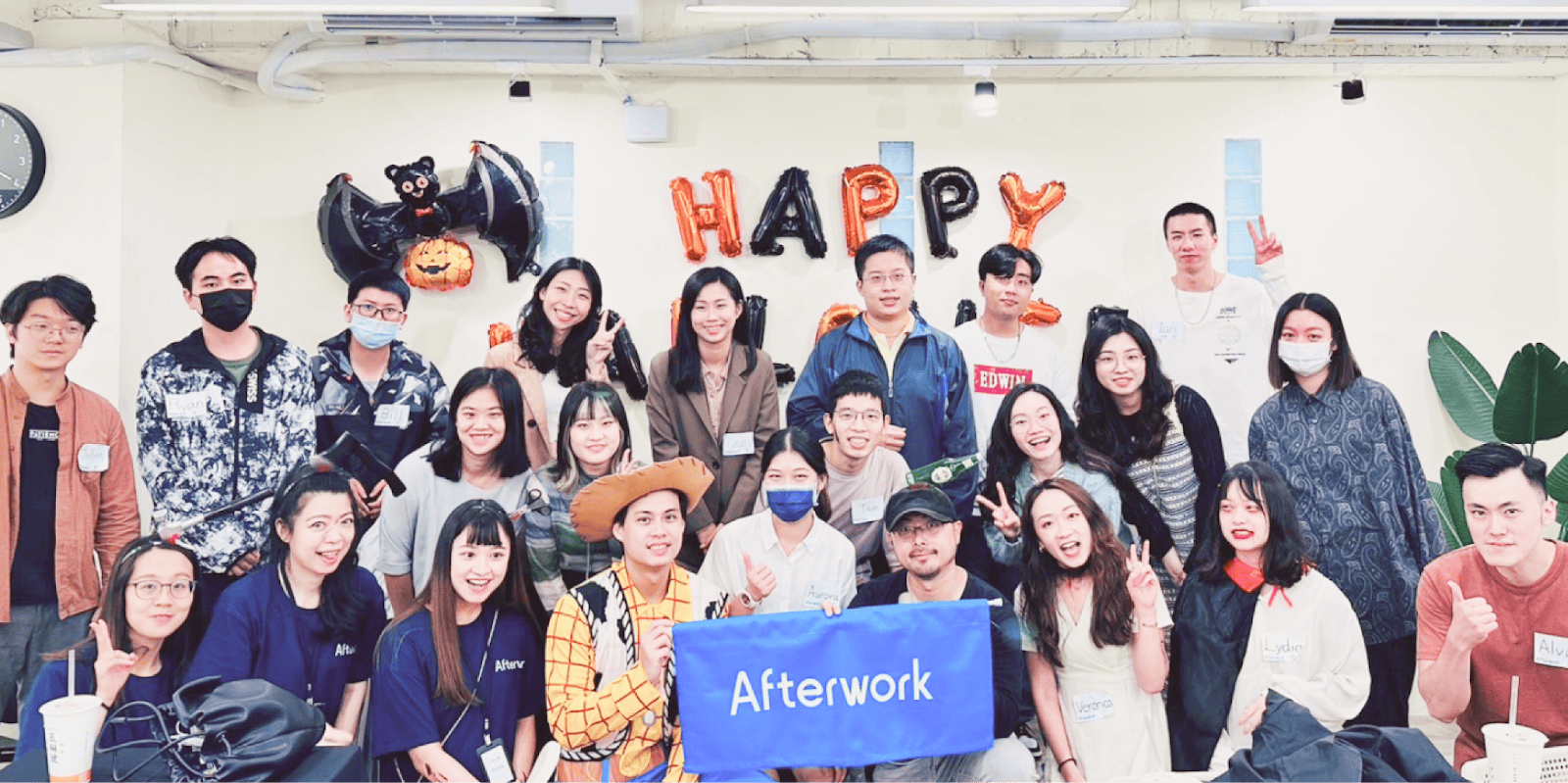 上班族在 Afterwork 「線上結合線下小聚」學習模式(圖片來源:Afterwork 官方 Google map)