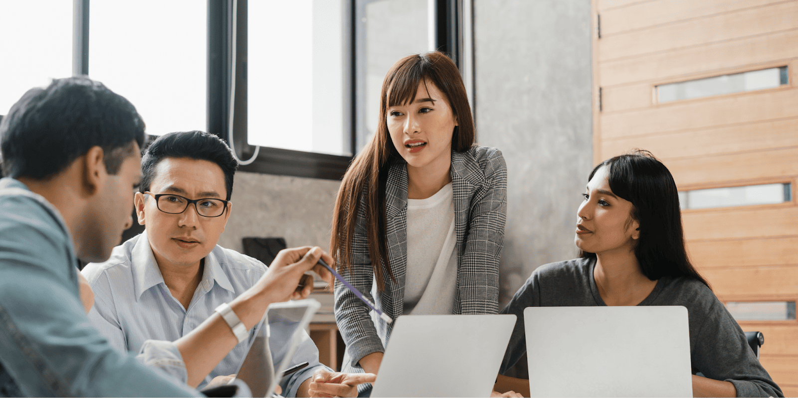 上班族英文學習的必修課：突破職場瓶頸的關鍵（圖片來源：Adobe stock image）